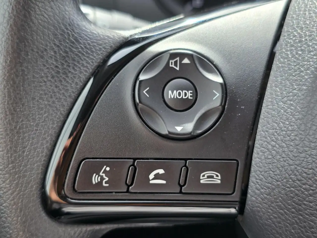 Mitsubishi Eclipse Cross снимка Mitsubishi Eclipse Cross