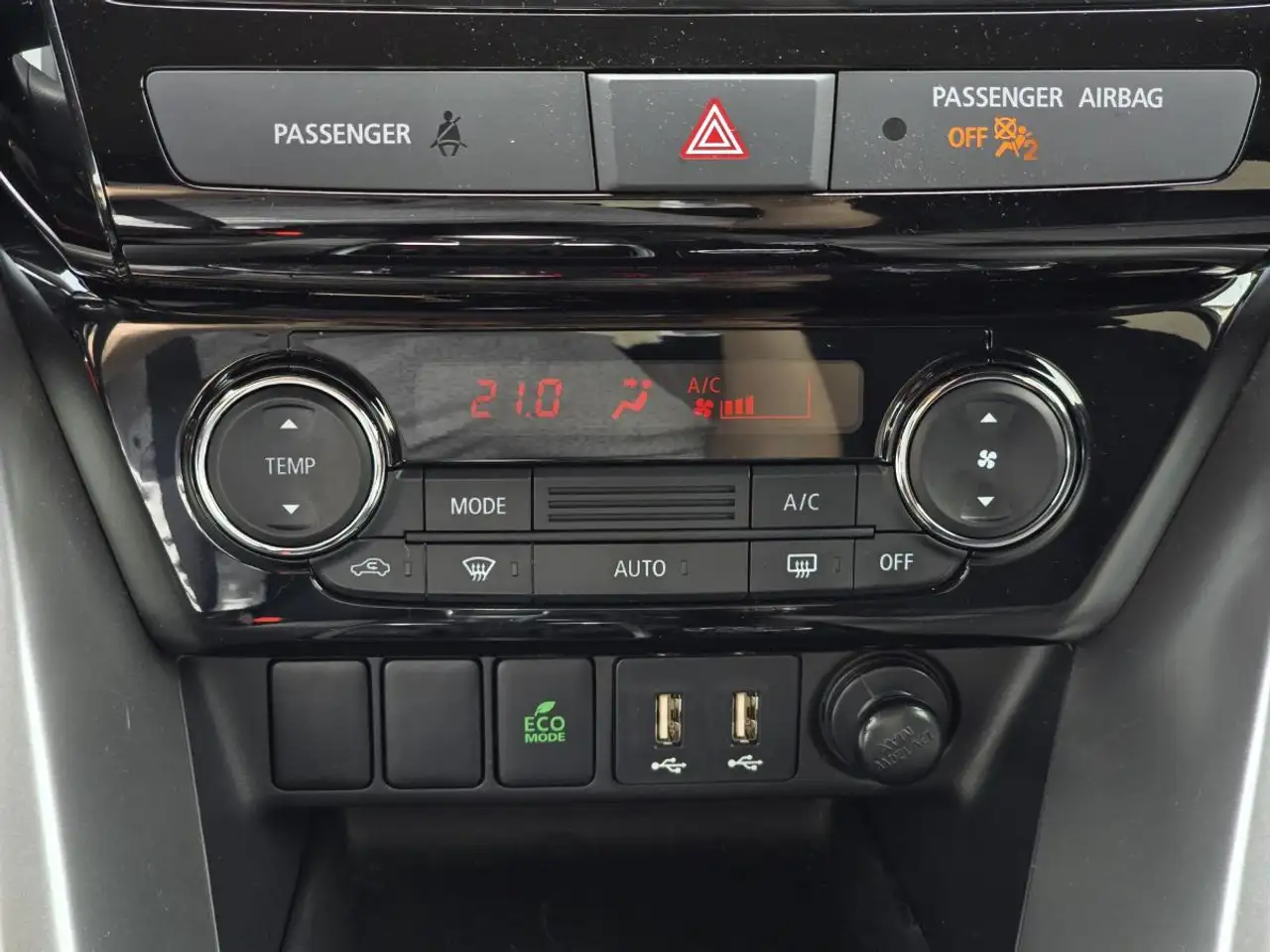 Mitsubishi Eclipse Cross снимка Mitsubishi Eclipse Cross