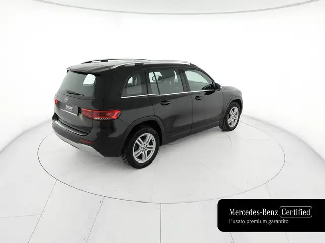 Mercedes-Benz GLB view 4