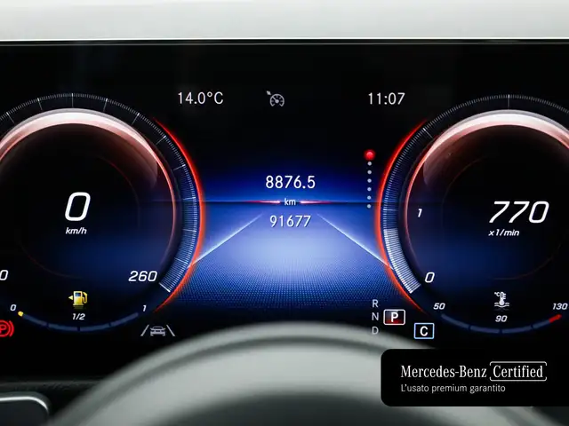 Mercedes-Benz GLB view 15