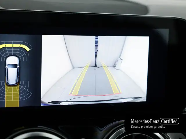 Mercedes-Benz GLB view 17