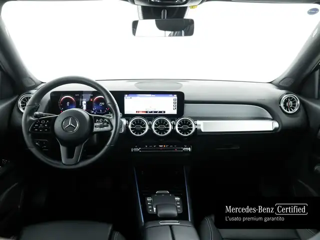 Mercedes-Benz GLB view 9