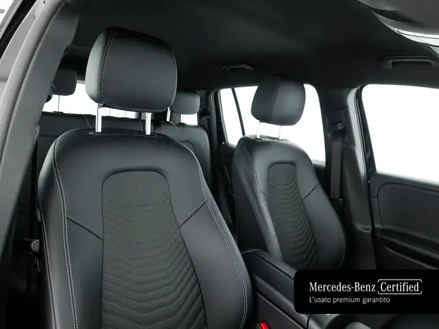 Mercedes-Benz GLB view 12