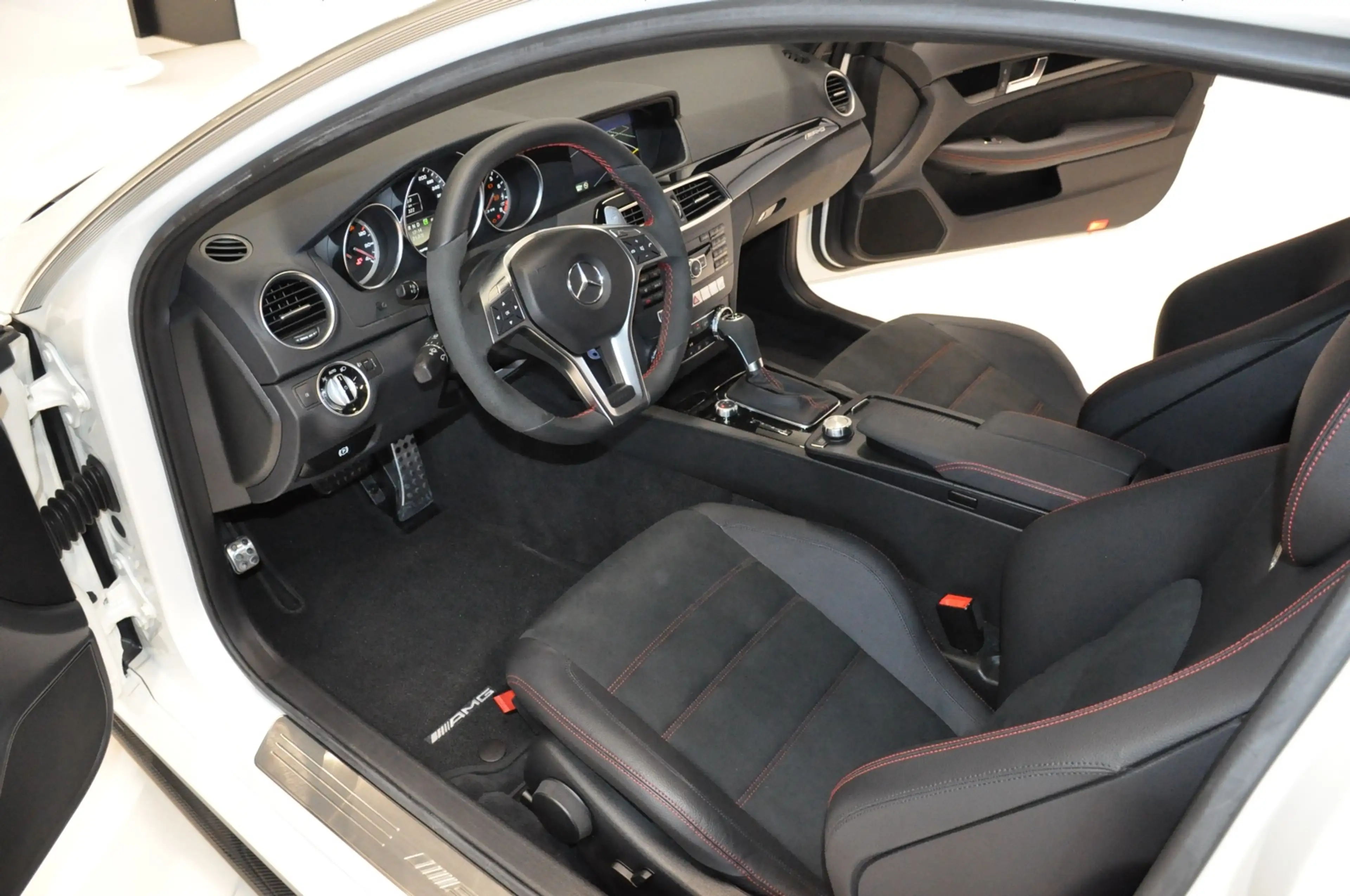 Mercedes-Benz C 63 AMG C63 AMG Black Series C204 origineel 322 km — photo 2