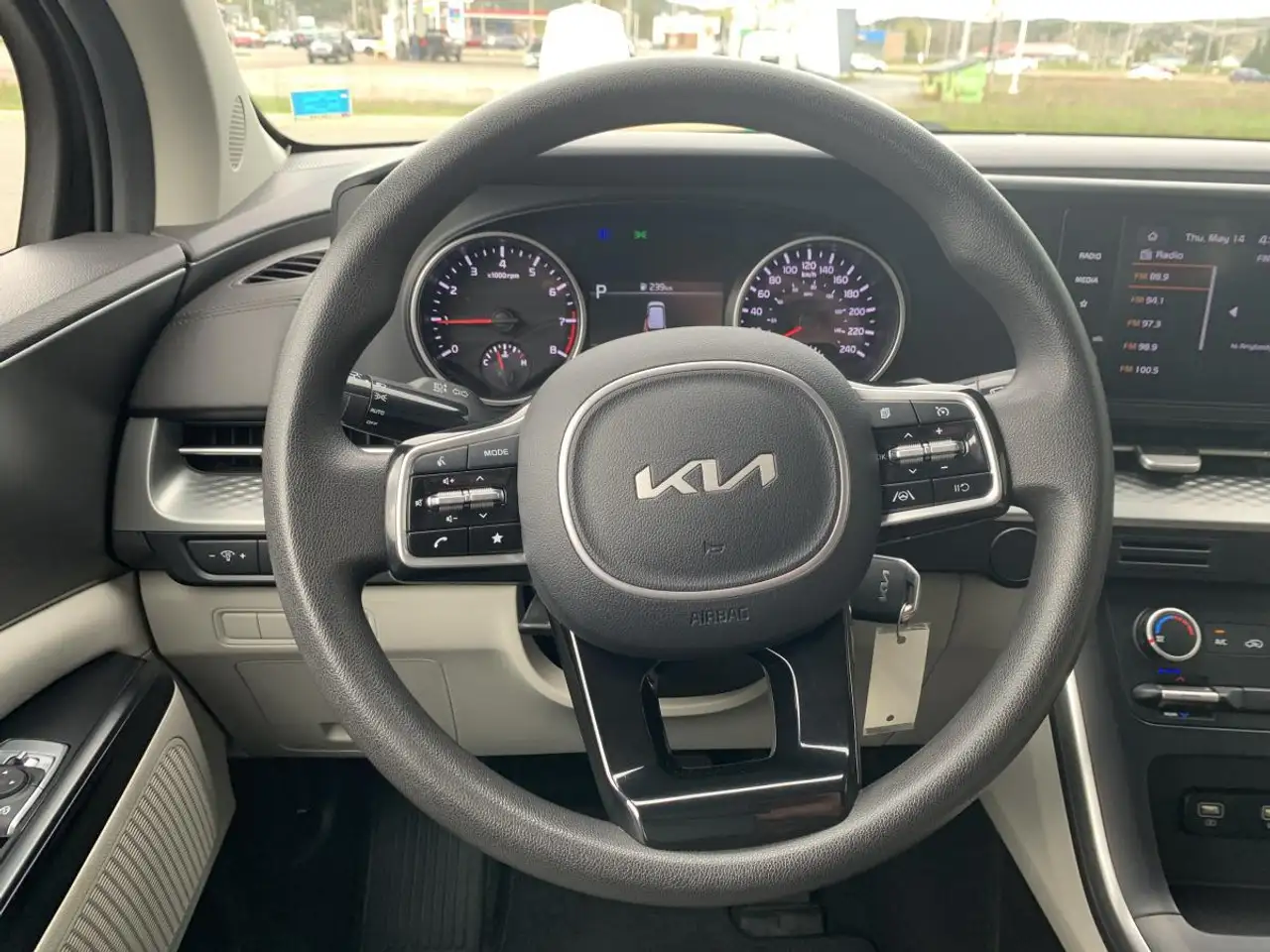 Kia Carnival снимка Kia Carnival