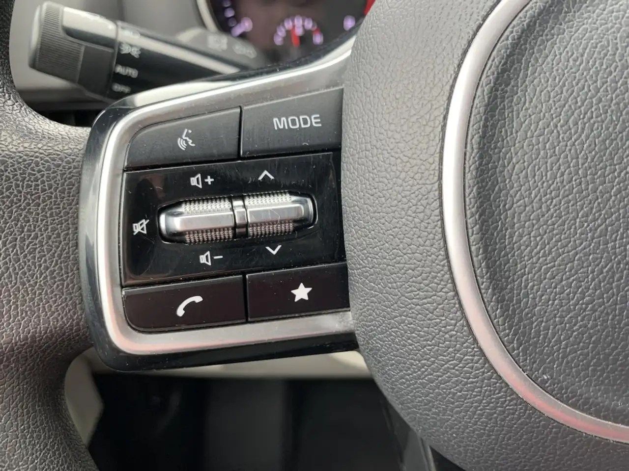 Kia Carnival снимка Kia Carnival