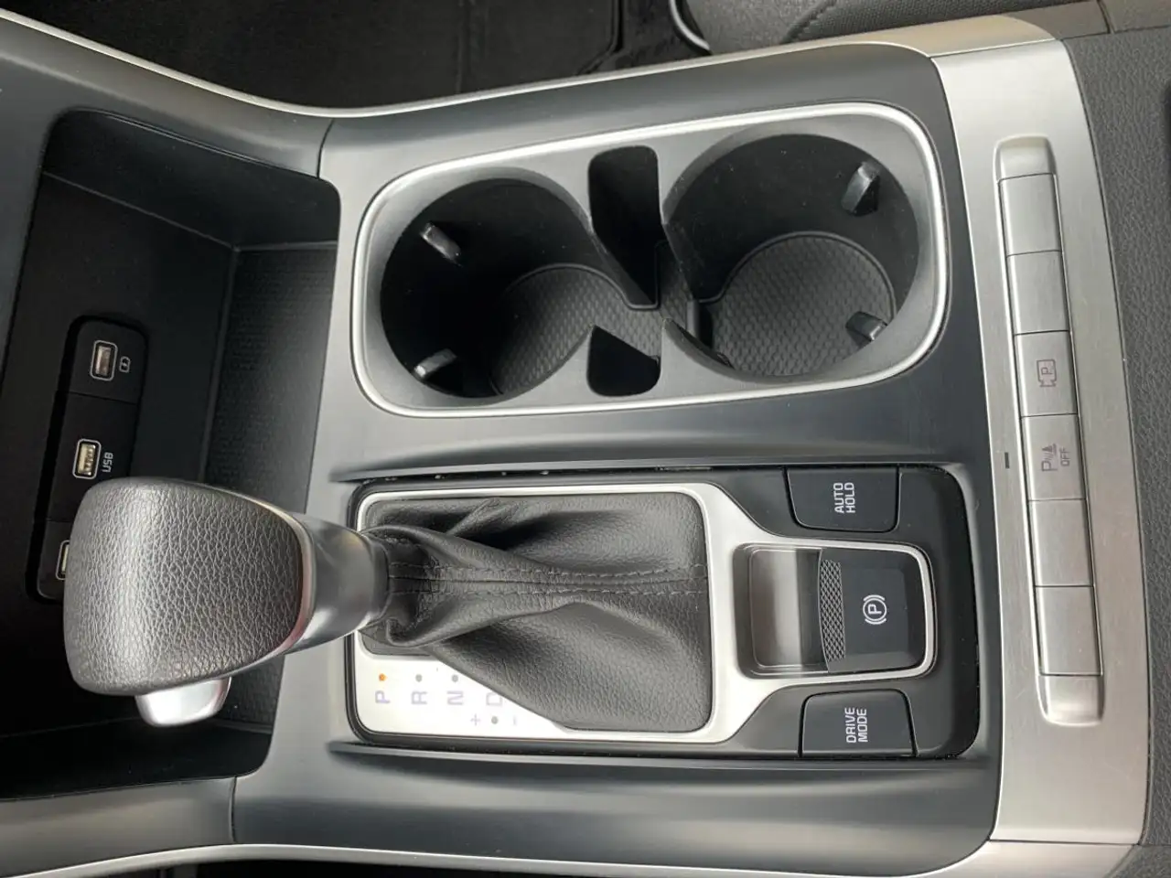 Kia Carnival снимка Kia Carnival