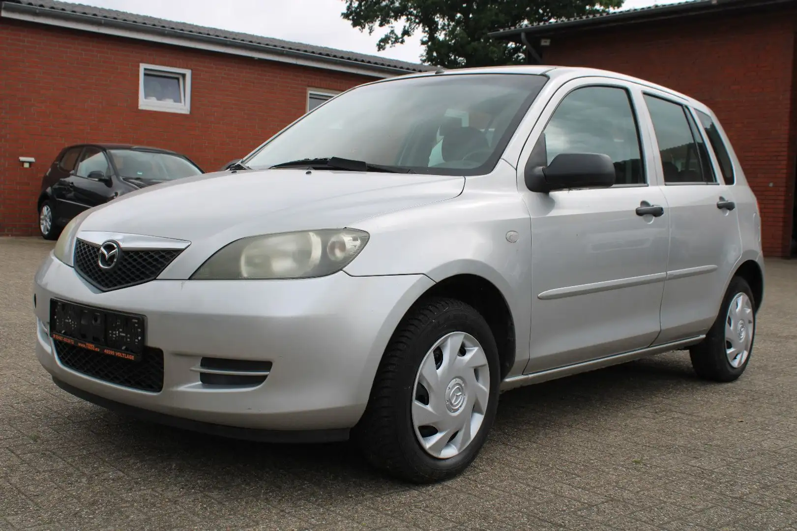 Mazda 2 Lim. 1.25 Comfort Stříbrná - 1