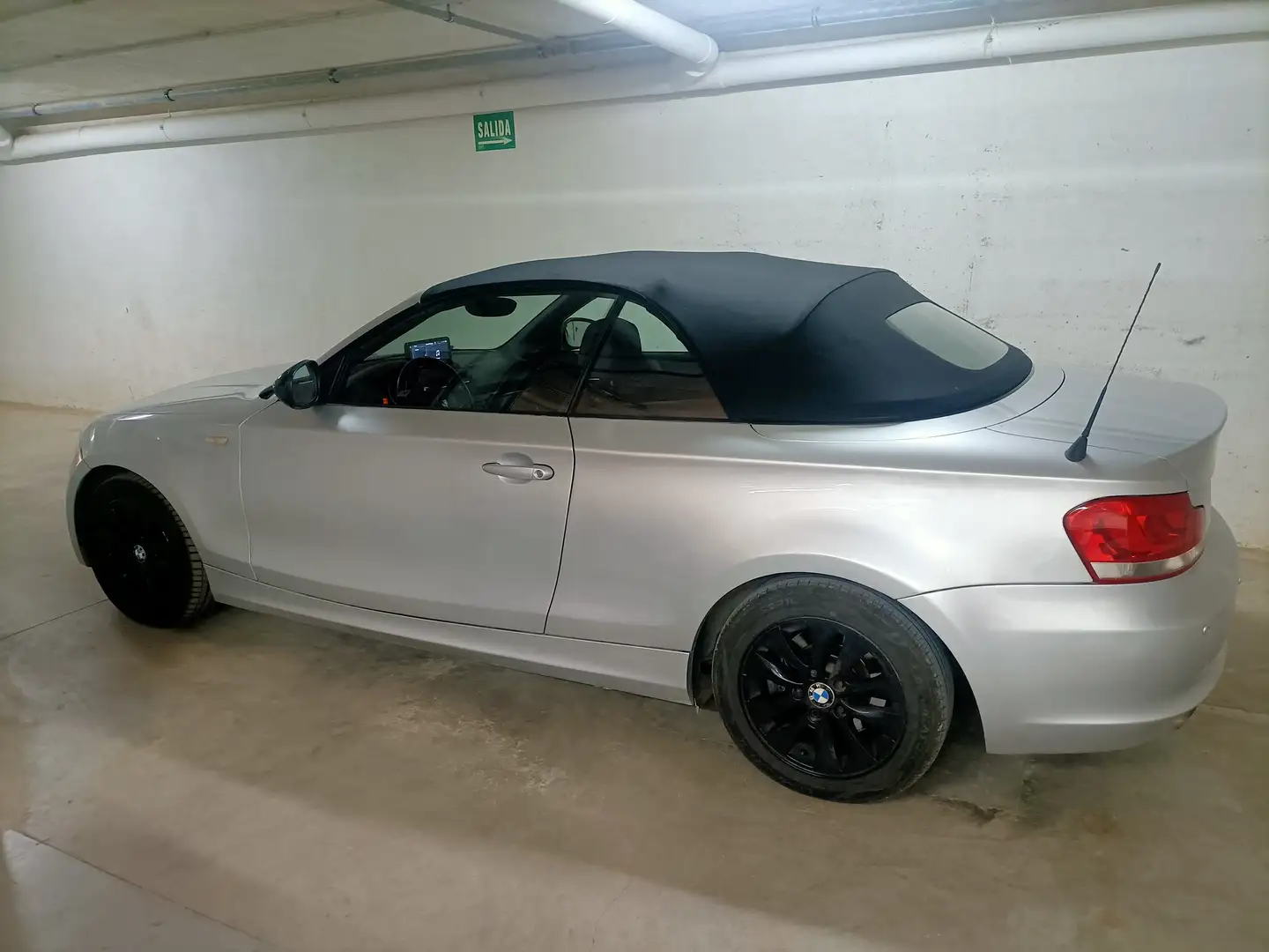 BMW 118 118d Cabrio Plateado - 1