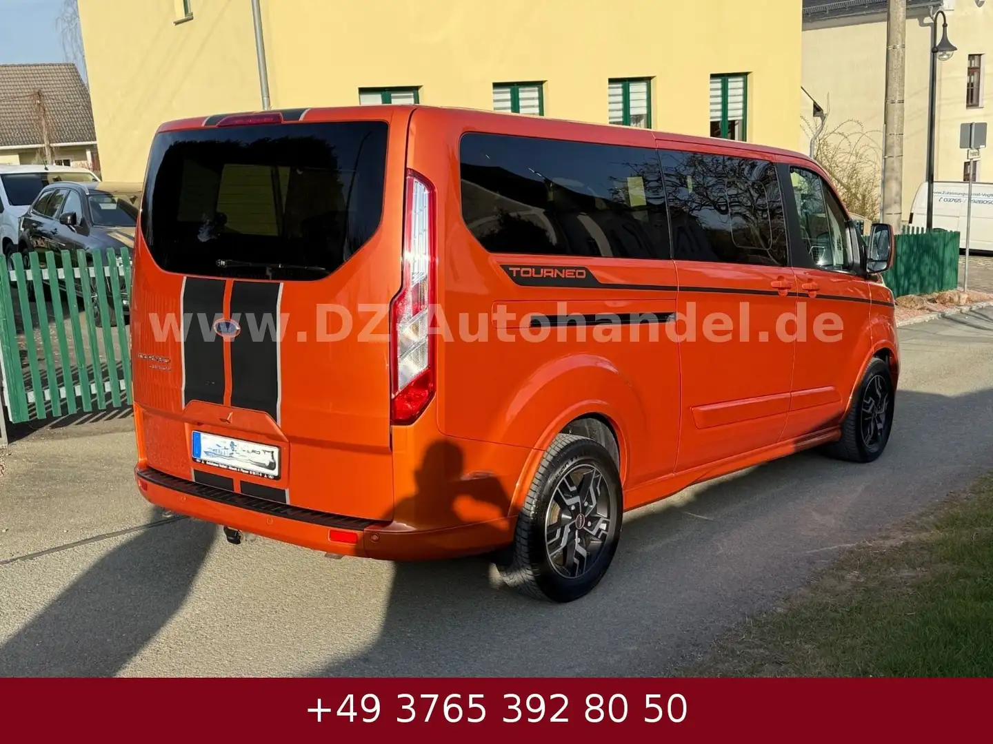 Ford Tourneo Custom Sport 71 tkm 8 Sitze Narancs - 2
