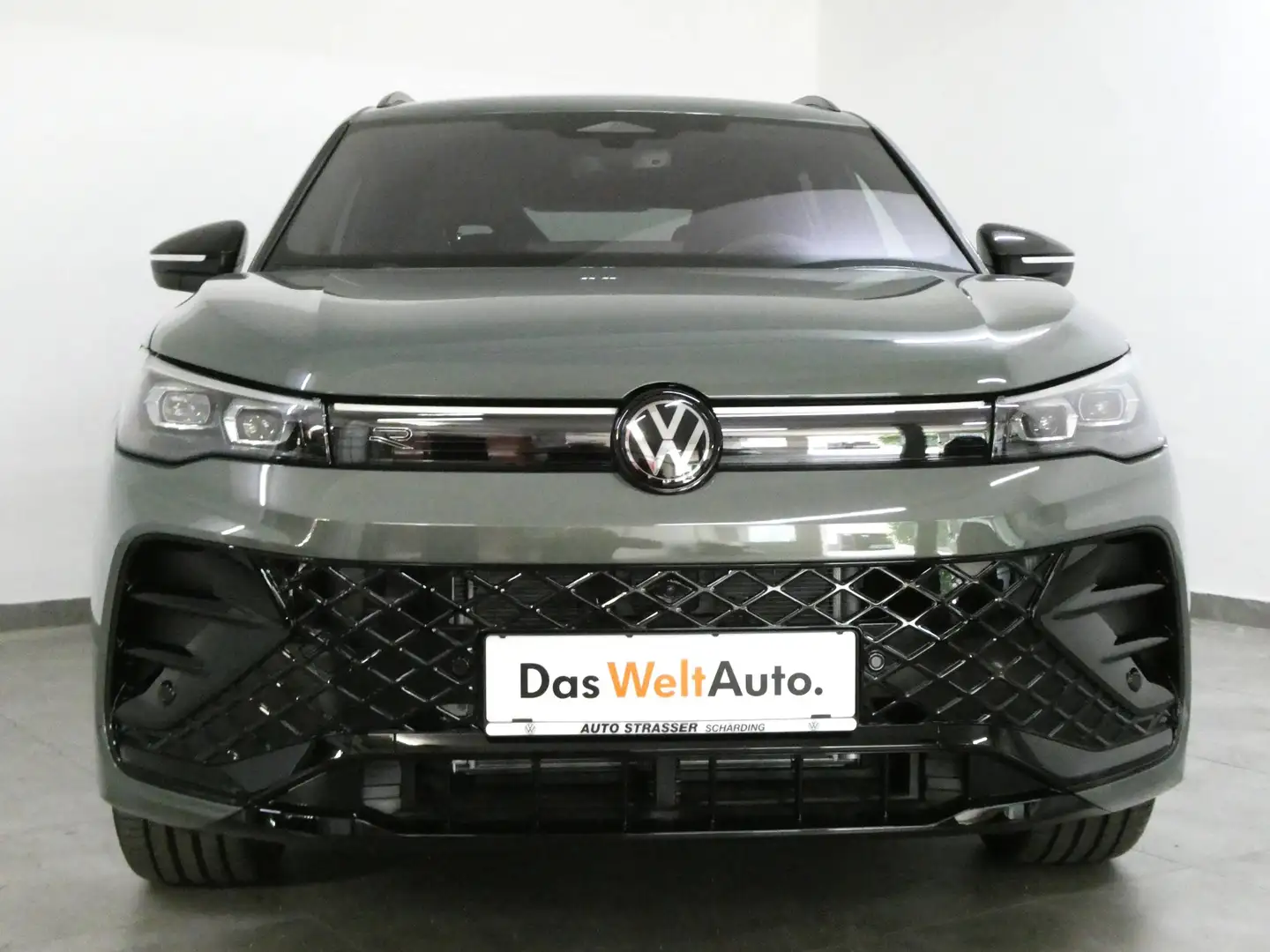 Volkswagen Tiguan eHybrid DSG "R-Line" Matrix-LED Navi Ahk ACC Standh 360Kamera App DAB Head-up virtual Keyless elektr.-H. Assistenzp. 20" Grün - 2