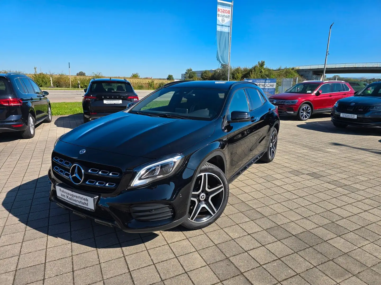 Mercedes-Benz GLA 220 AMG 4Matic Alcantara Navi AHK N.Modell Schwarz - 2
