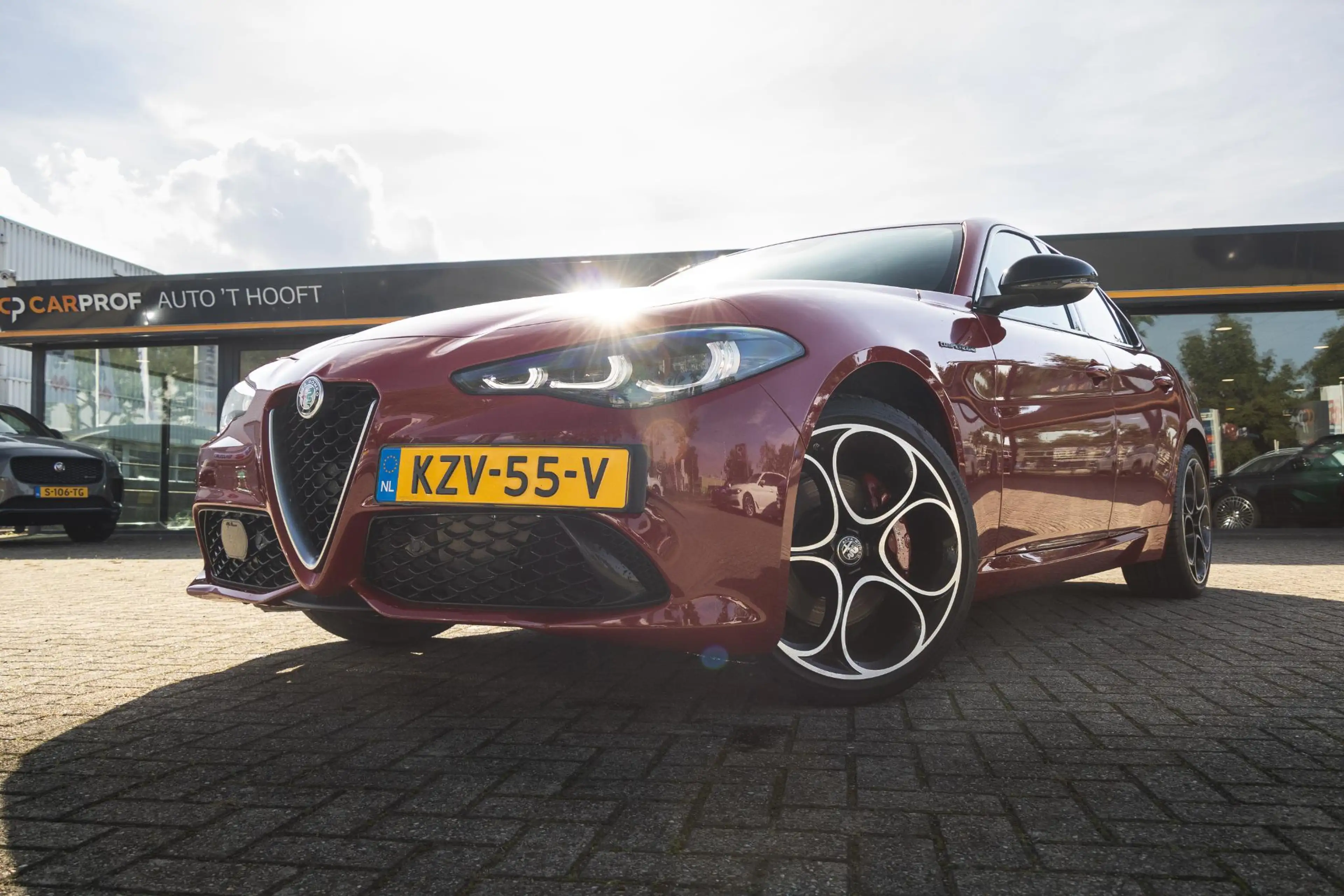 Alfa Romeo Giulia 2.0 T GME AWD Competizione Harman Kardon | ADAS 2 — photo 4