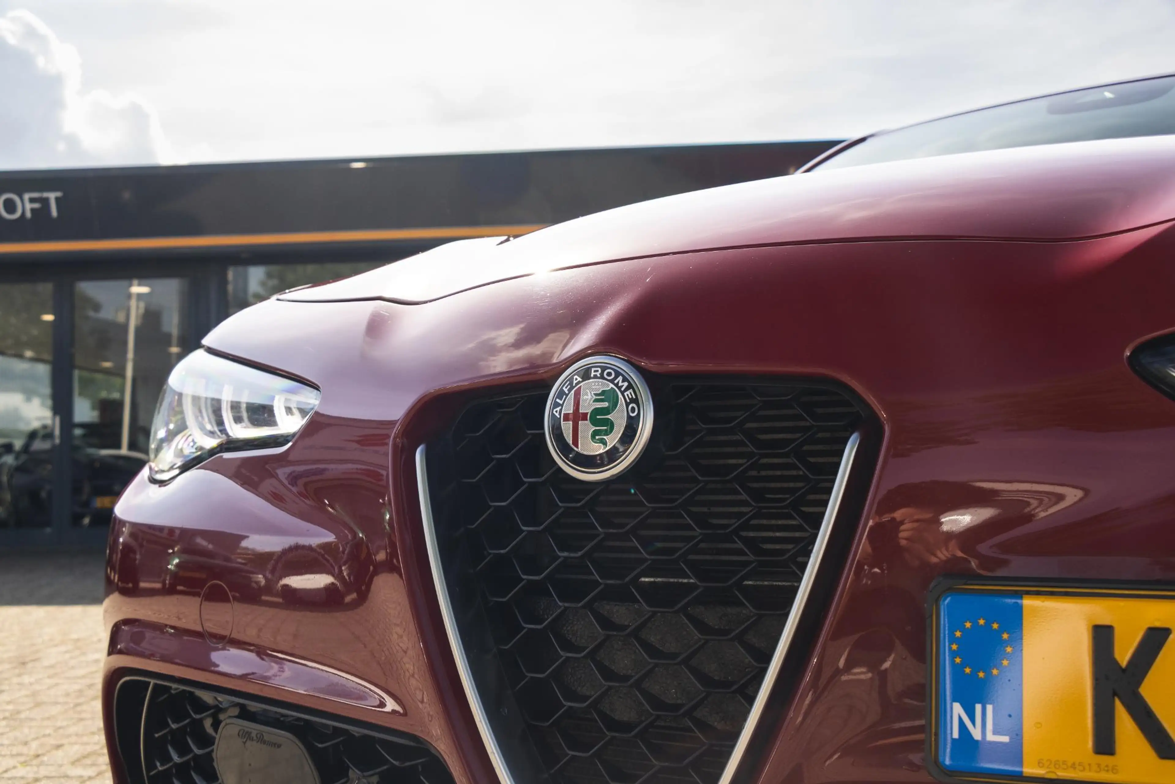 Alfa Romeo Giulia 2.0 T GME AWD Competizione Harman Kardon | ADAS 2 — photo 8