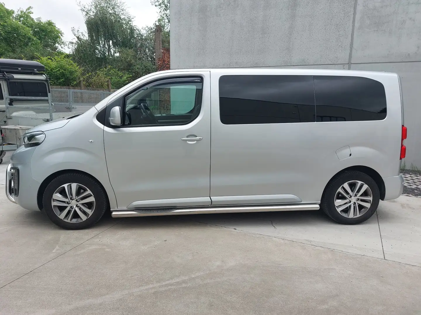 Peugeot Traveller L2 1.5 BlueHDi 120 Allure - 2