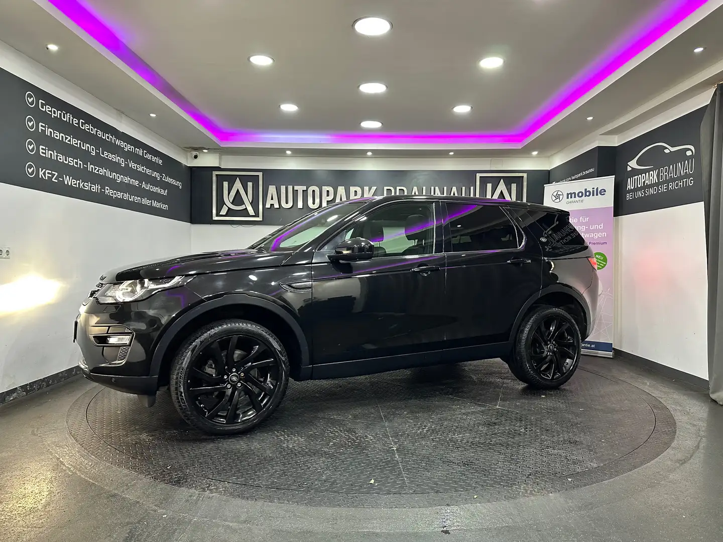 Land Rover Discovery Sport 2.0 HSE 4x4 *PANO*LEDER*KAMERA* Schwarz - 2