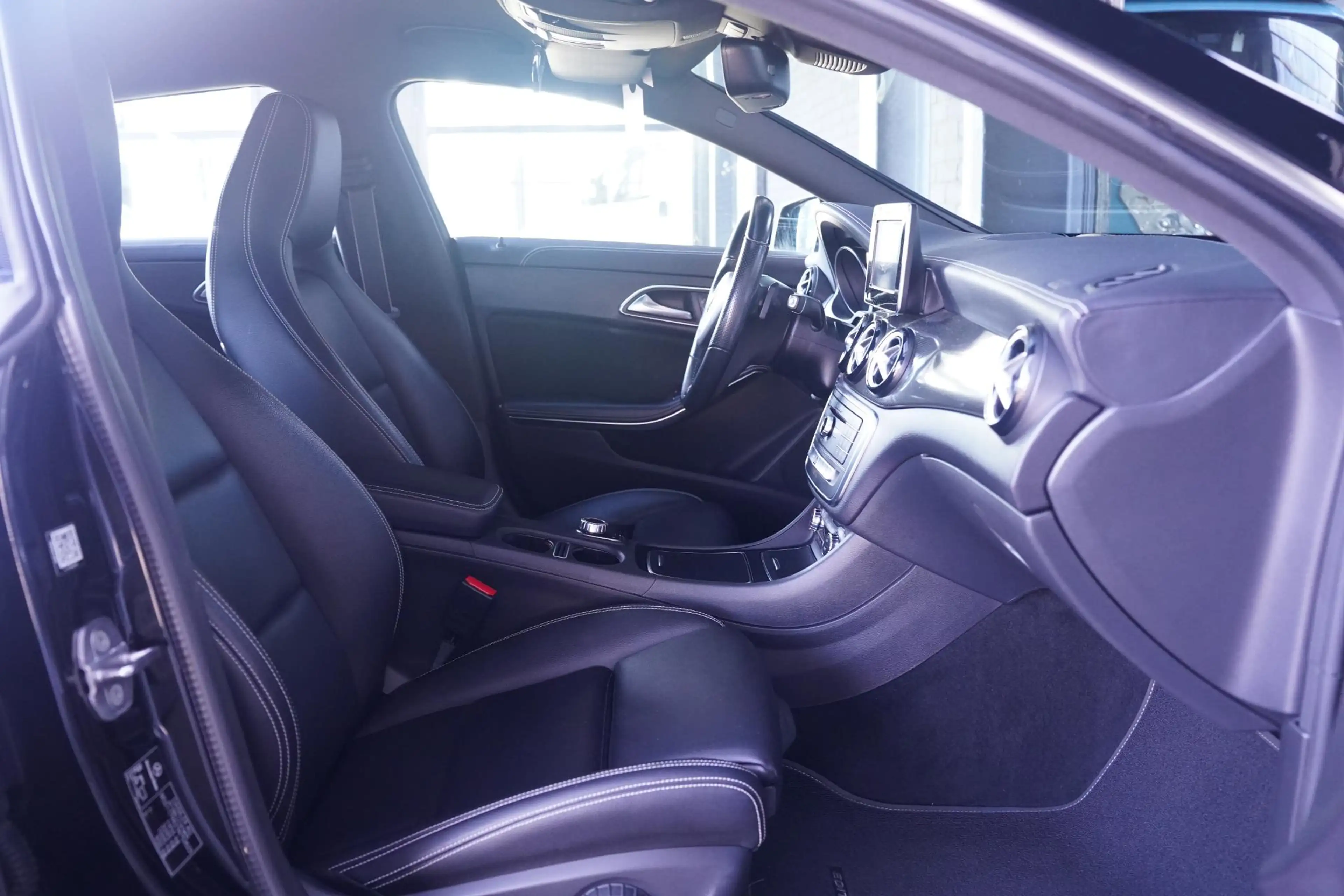Mercedes-Benz CLA 200 Shooting Brake Edition AMG-pakket PDC v+a Led-verl — photo 47