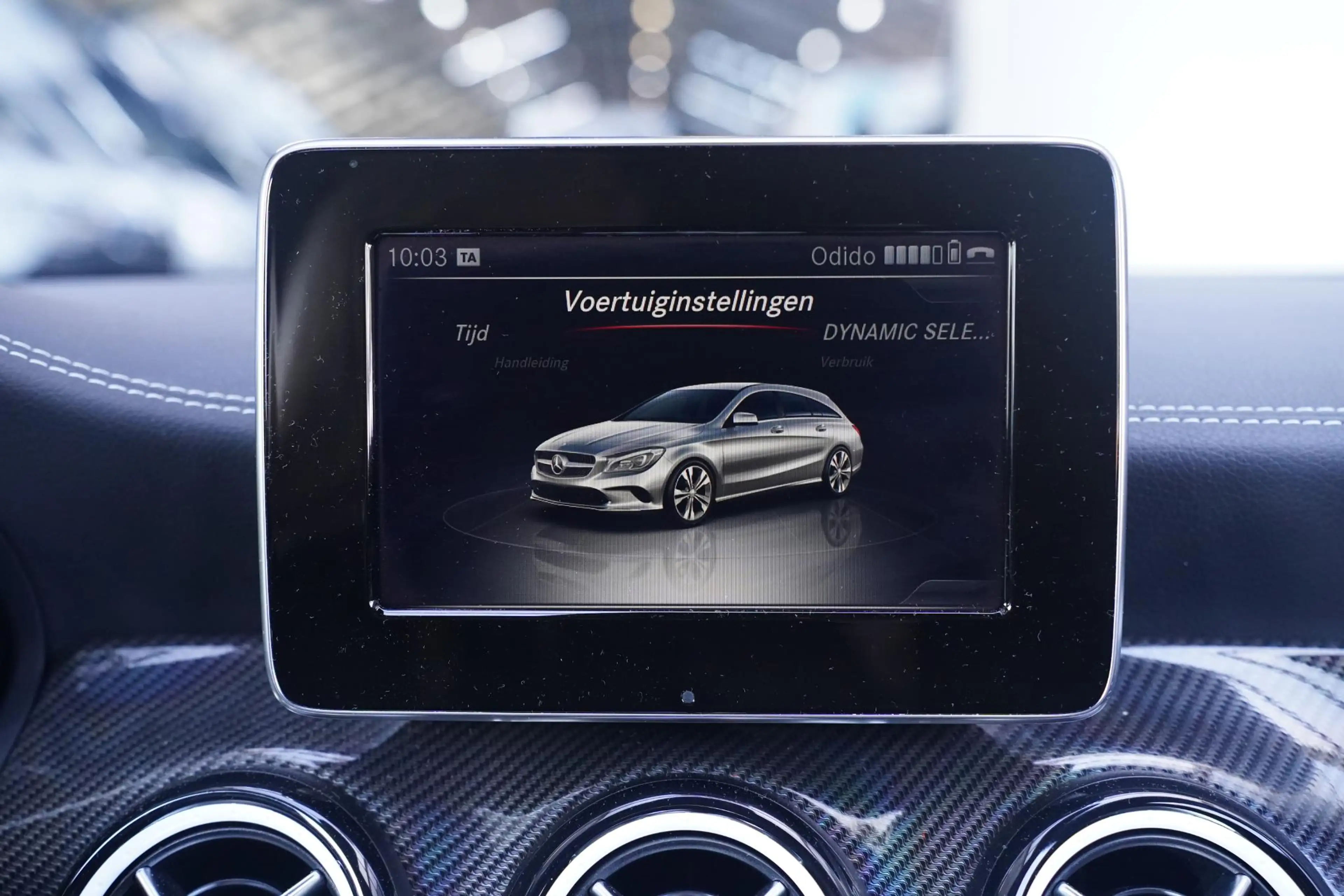 Mercedes-Benz CLA 200 Shooting Brake Edition AMG-pakket PDC v+a Led-verl — photo 35