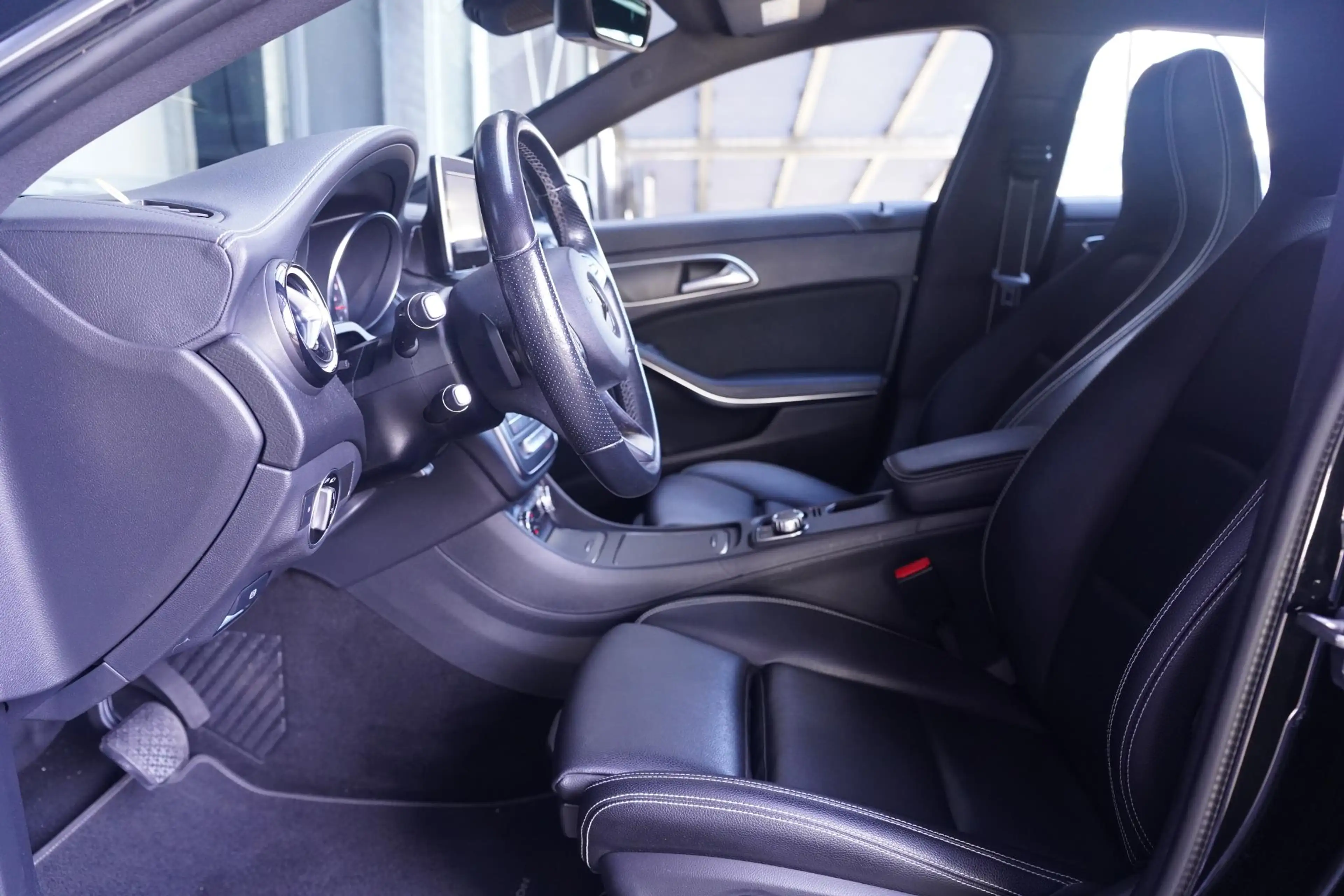 Mercedes-Benz CLA 200 Shooting Brake Edition AMG-pakket PDC v+a Led-verl — photo 40