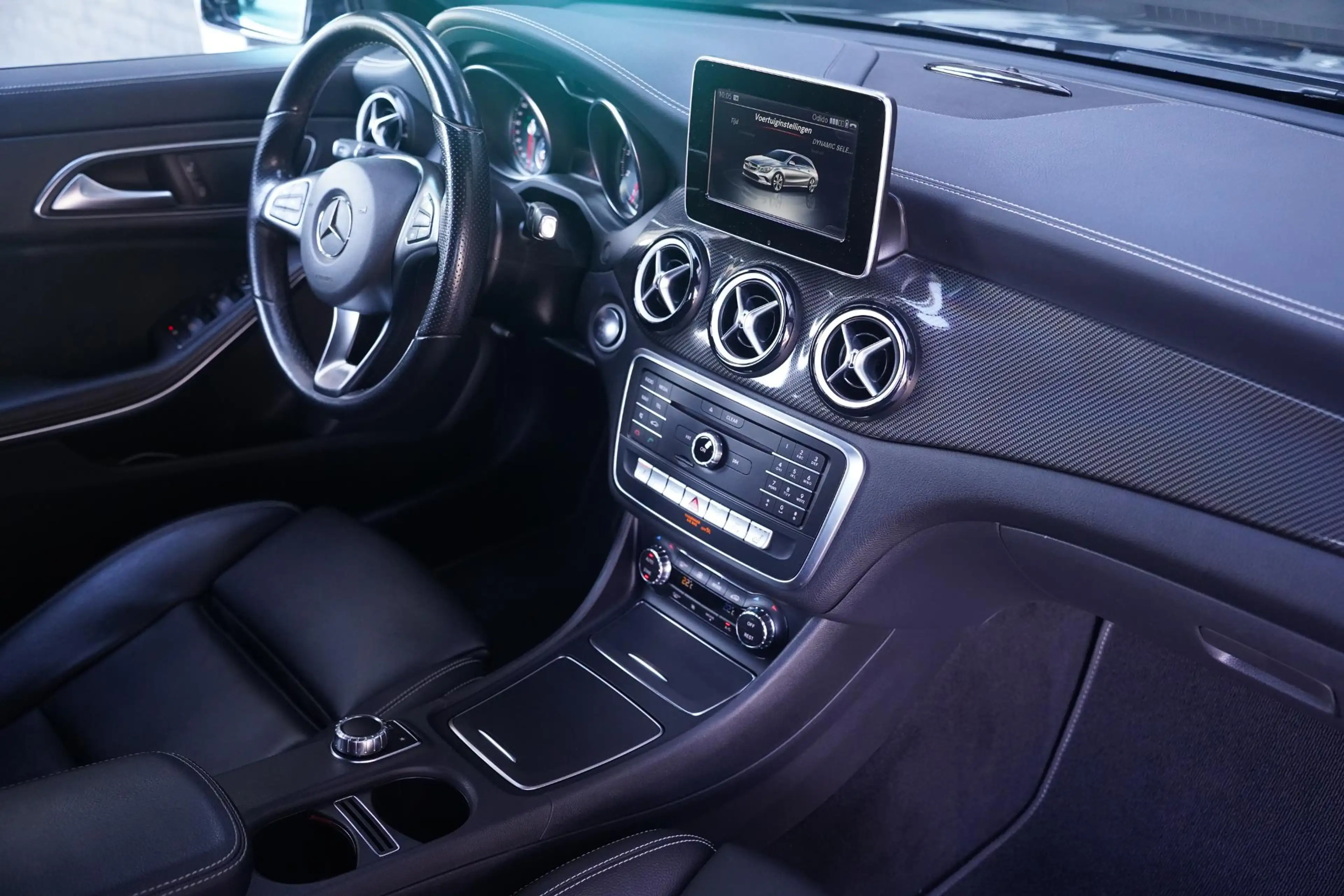 Mercedes-Benz CLA 200 Shooting Brake Edition AMG-pakket PDC v+a Led-verl — photo 49