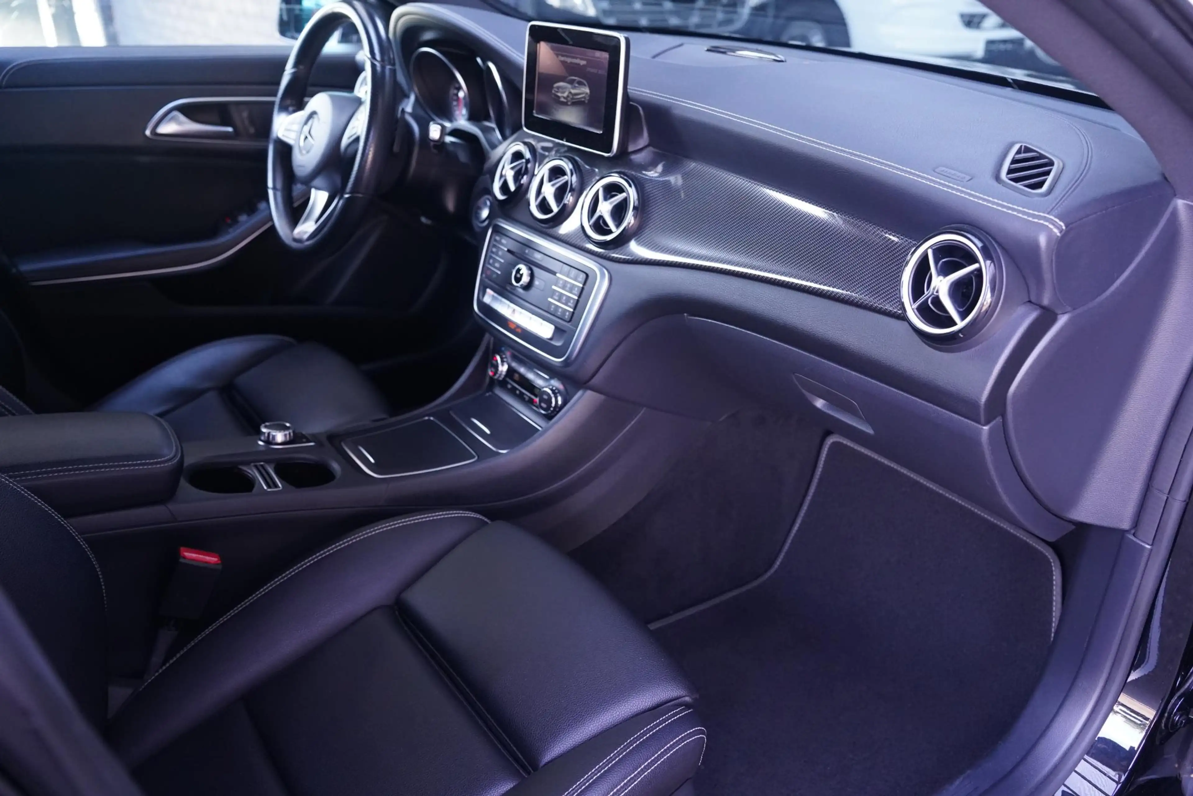 Mercedes-Benz CLA 200 Shooting Brake Edition AMG-pakket PDC v+a Led-verl — photo 48
