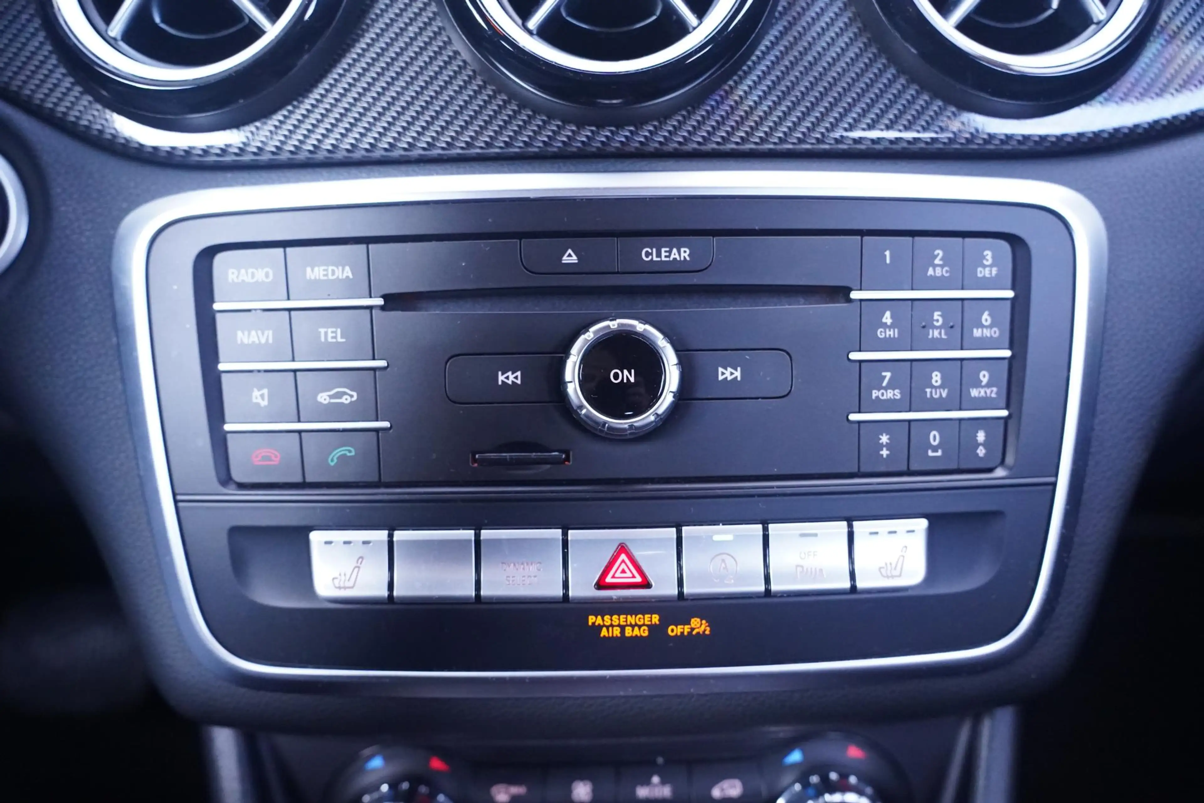Mercedes-Benz CLA 200 Shooting Brake Edition AMG-pakket PDC v+a Led-verl — photo 29