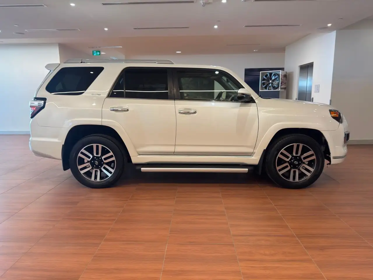 Toyota 4-Runner снимка Toyota 4-Runner