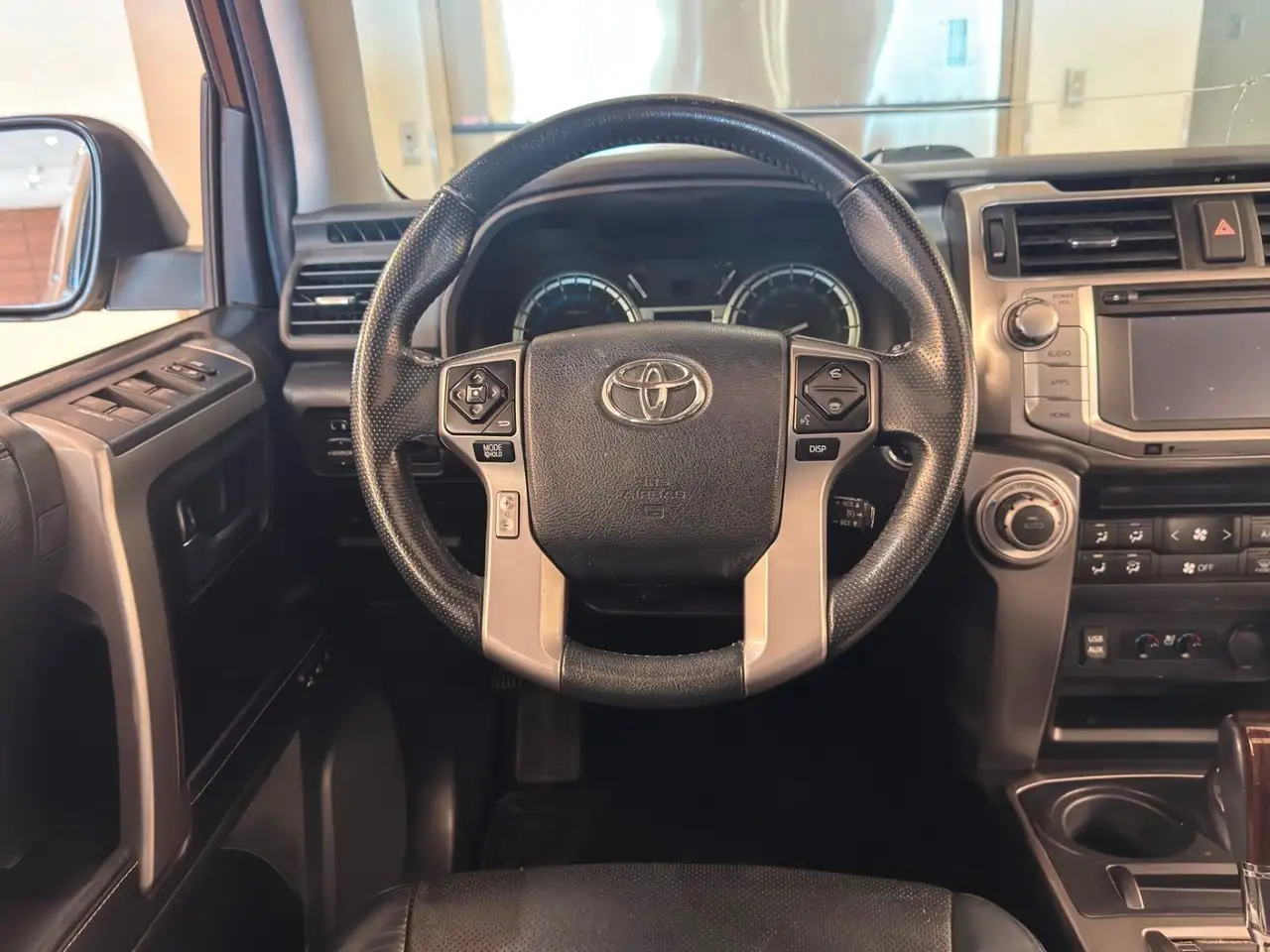 Toyota 4-Runner снимка Toyota 4-Runner