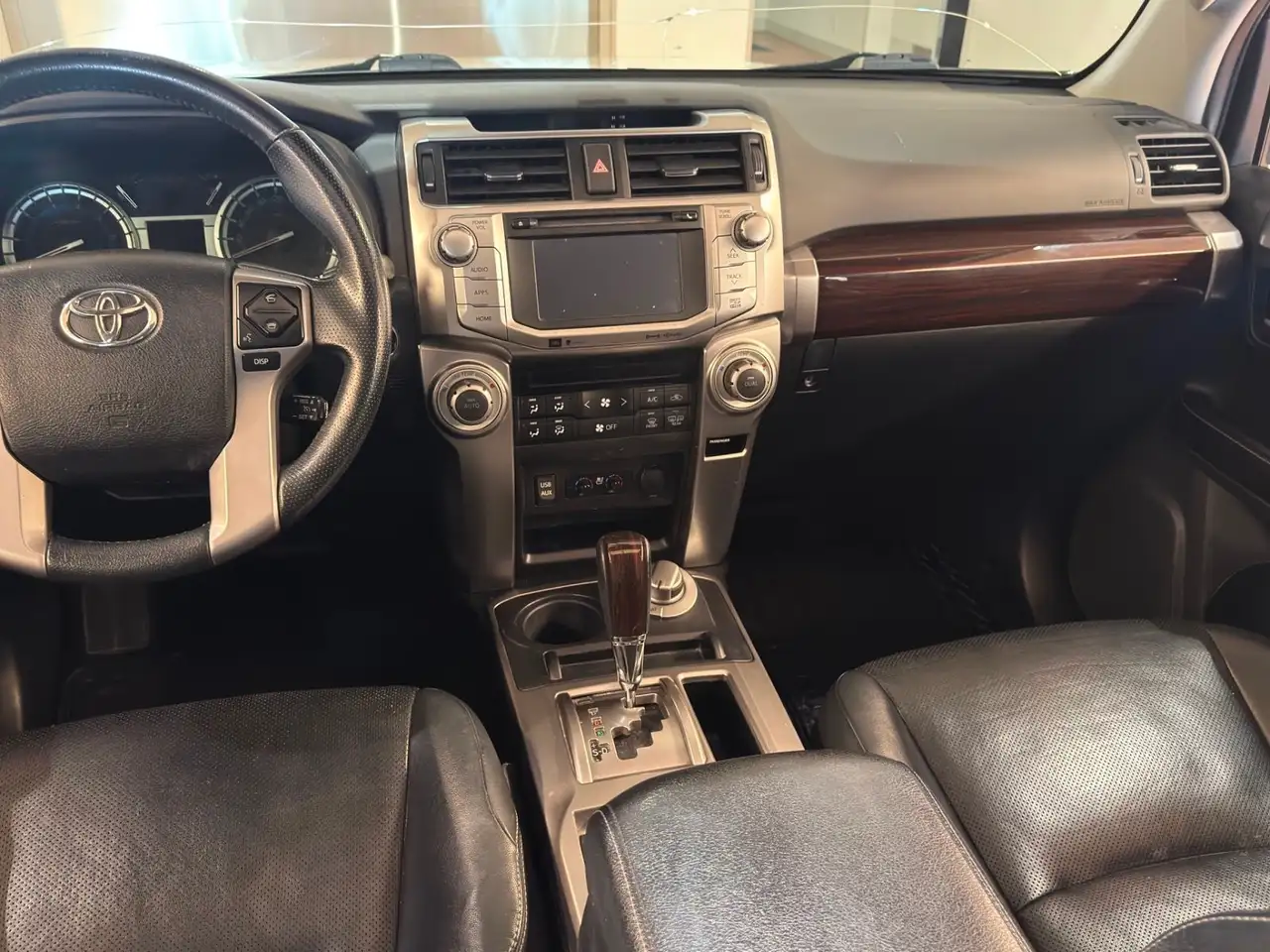 Toyota 4-Runner снимка Toyota 4-Runner