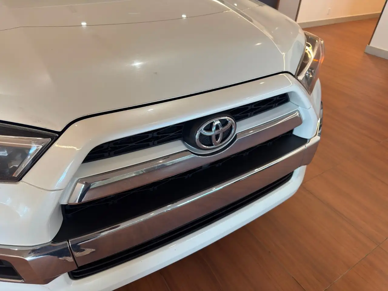 Toyota 4-Runner снимка Toyota 4-Runner
