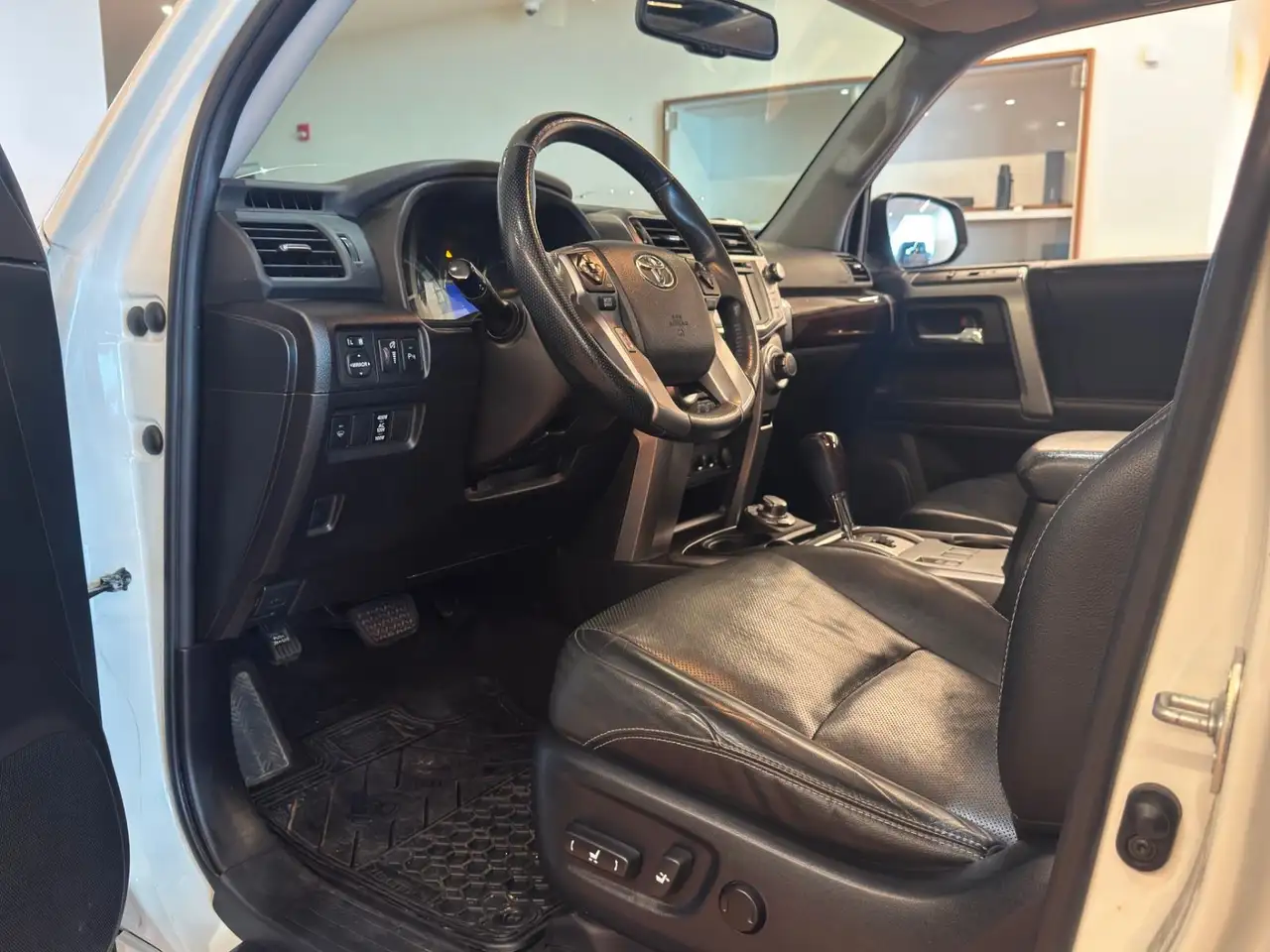 Toyota 4-Runner снимка Toyota 4-Runner