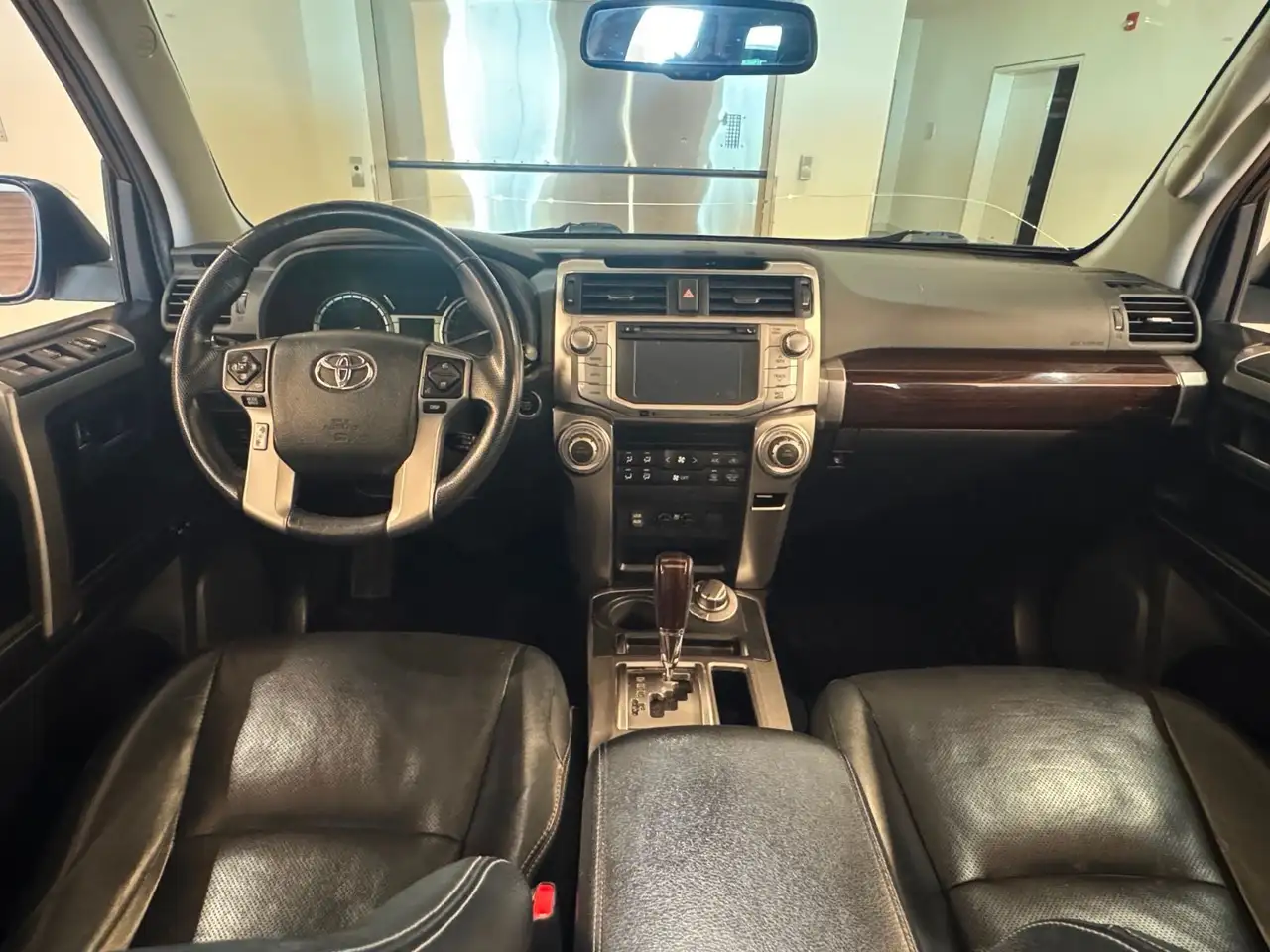 Toyota 4-Runner снимка Toyota 4-Runner