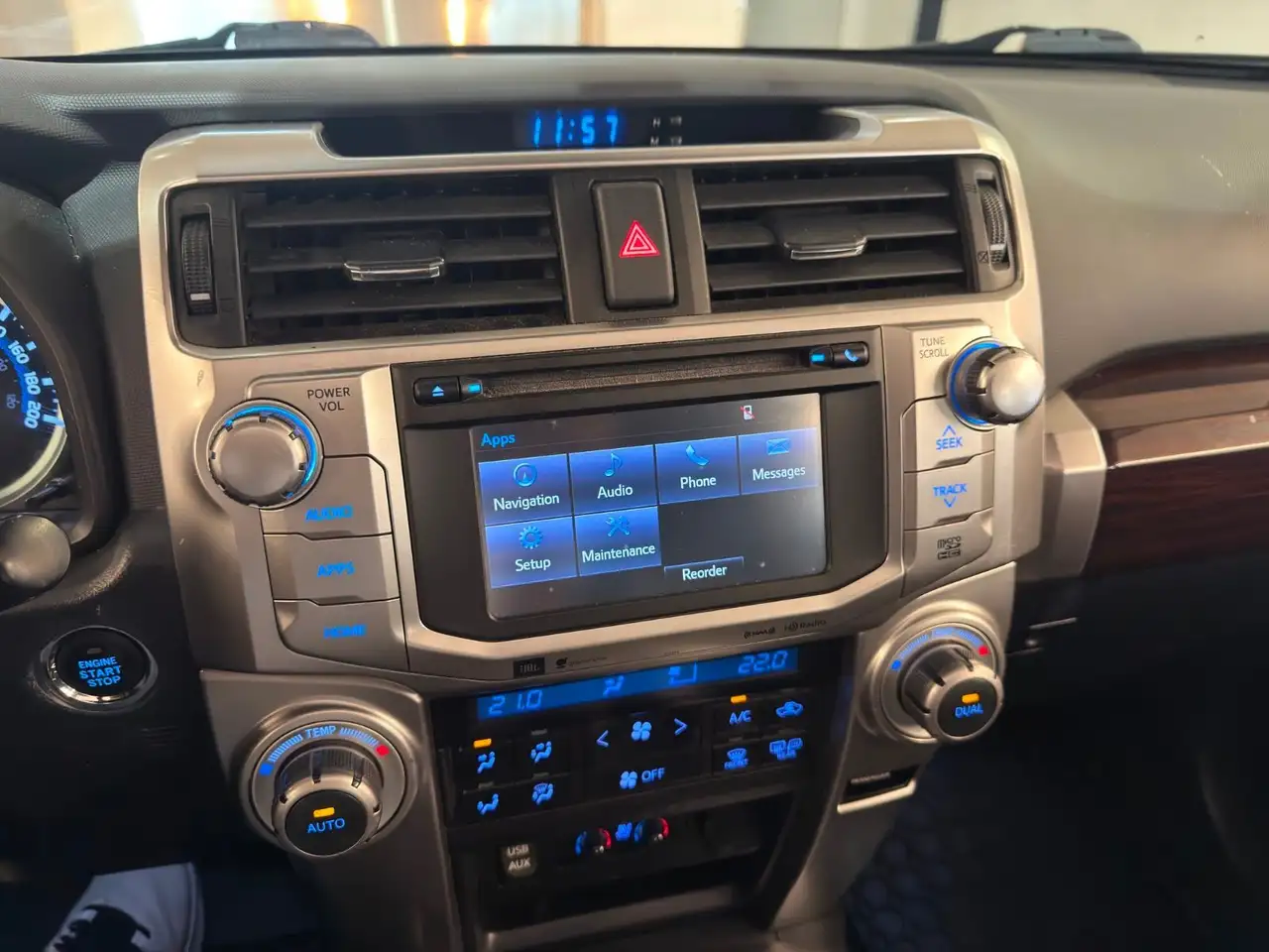 Toyota 4-Runner снимка Toyota 4-Runner