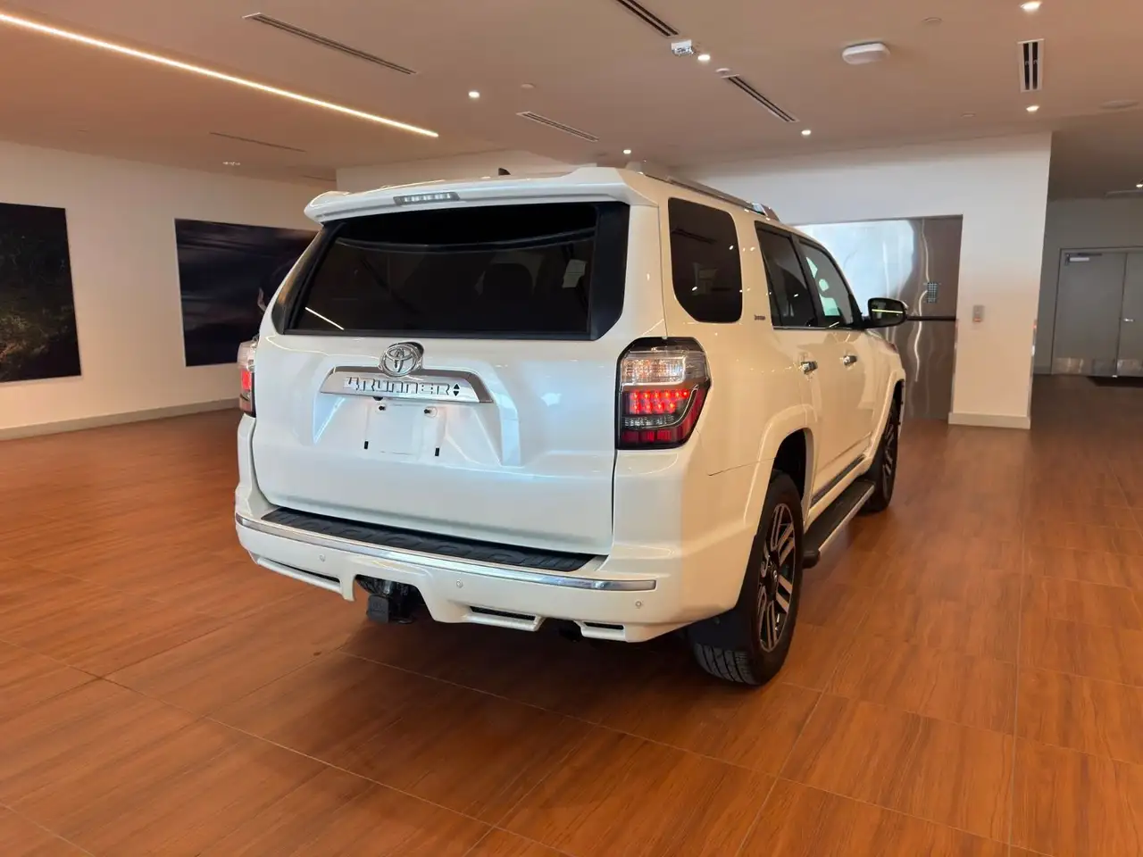 Toyota 4-Runner снимка Toyota 4-Runner