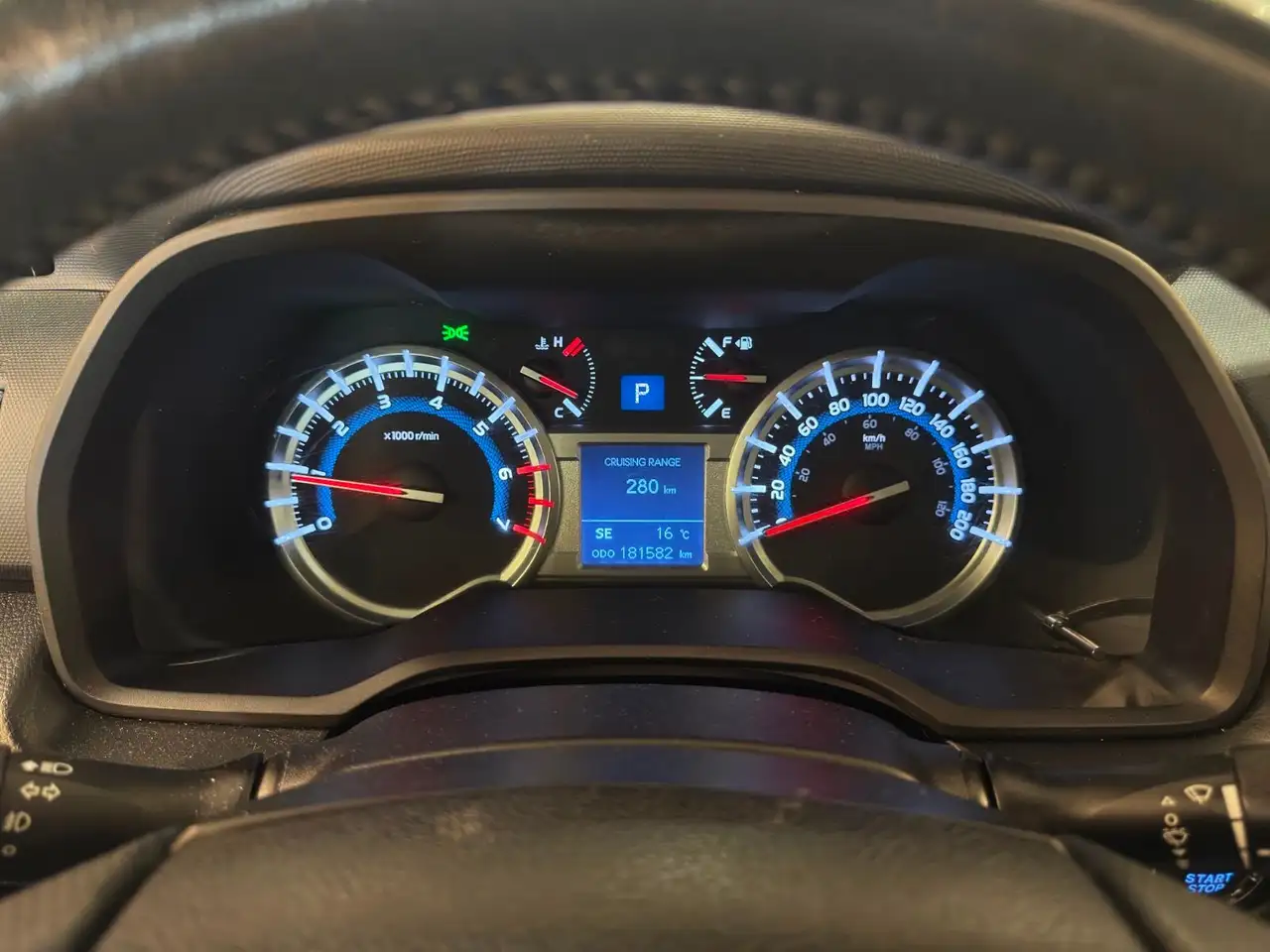 Toyota 4-Runner снимка Toyota 4-Runner