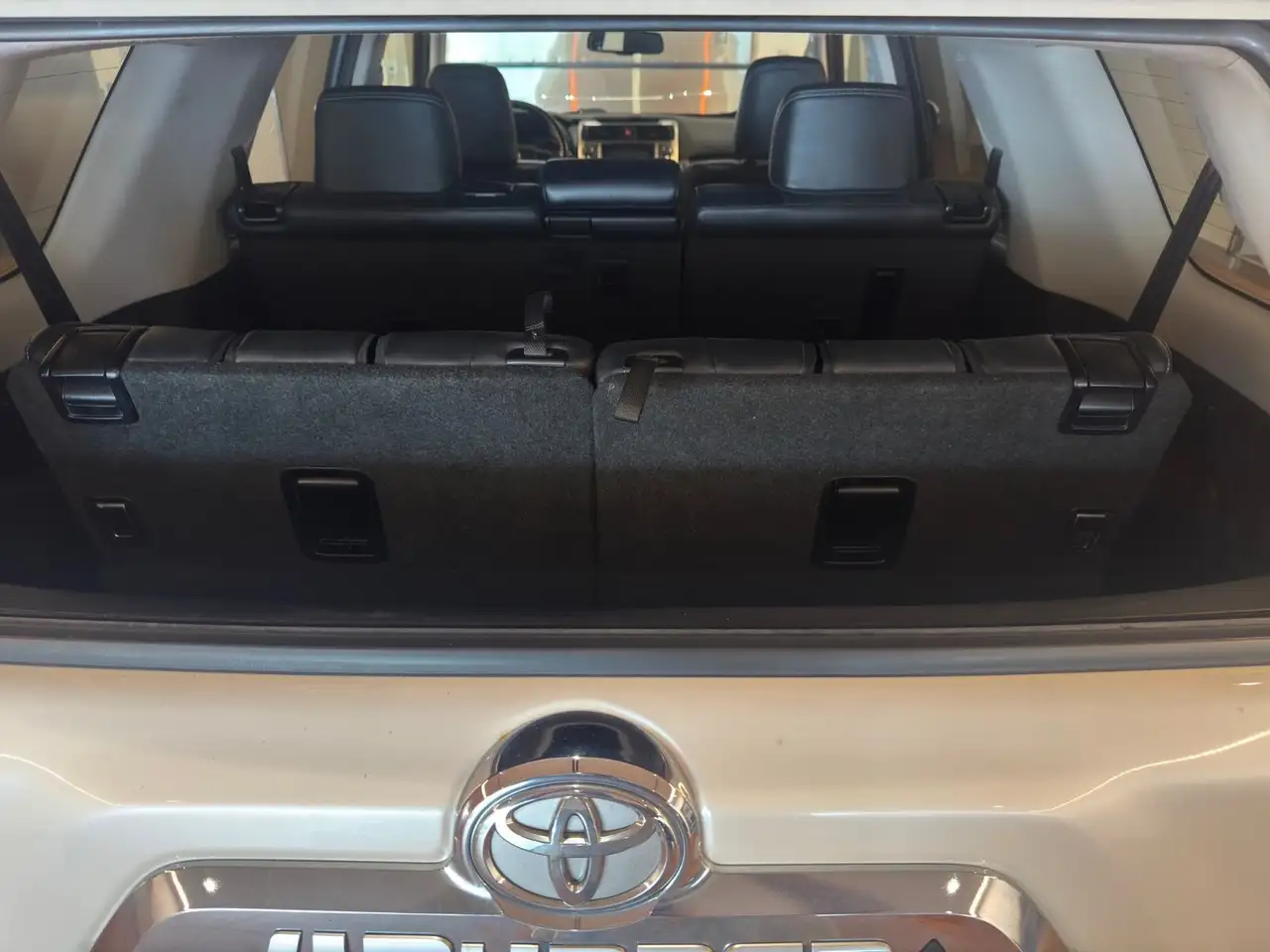 Toyota 4-Runner снимка Toyota 4-Runner