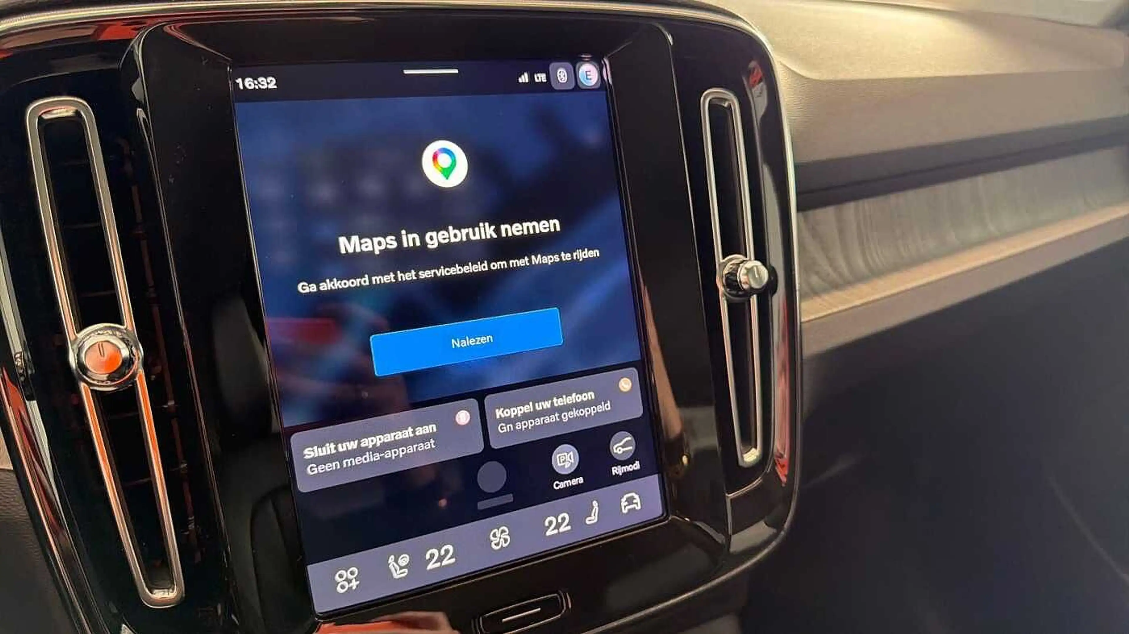 Volvo XC40 B3 AUT Core + Leder — photo 12