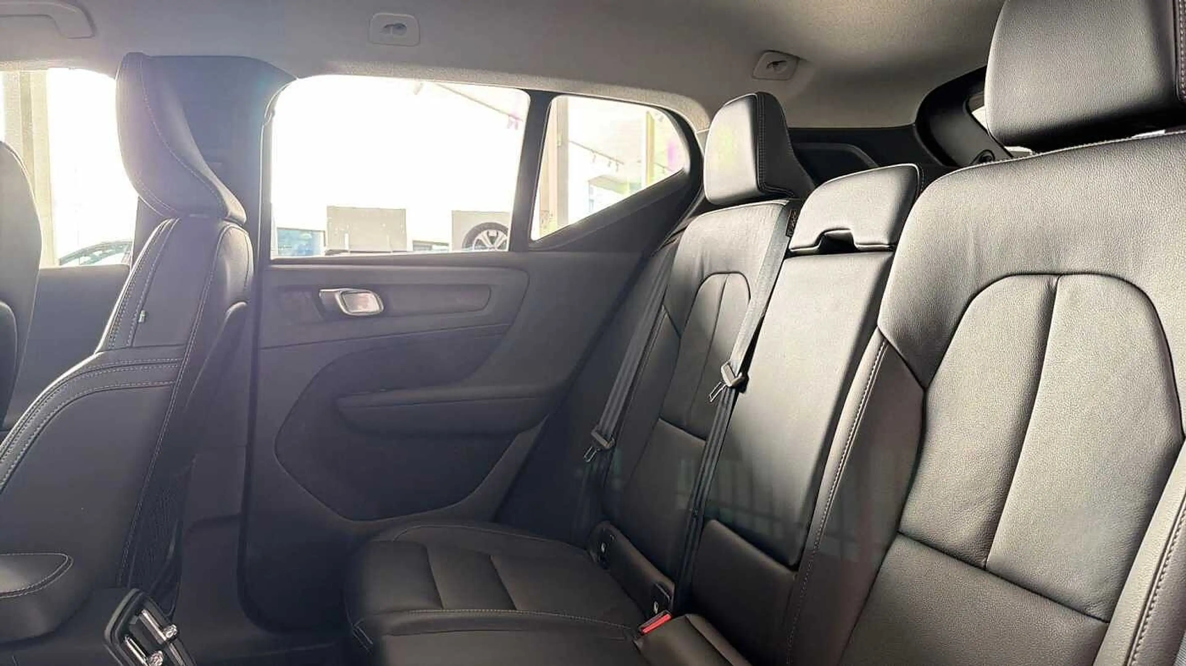 Volvo XC40 B3 AUT Core + Leder — photo 18
