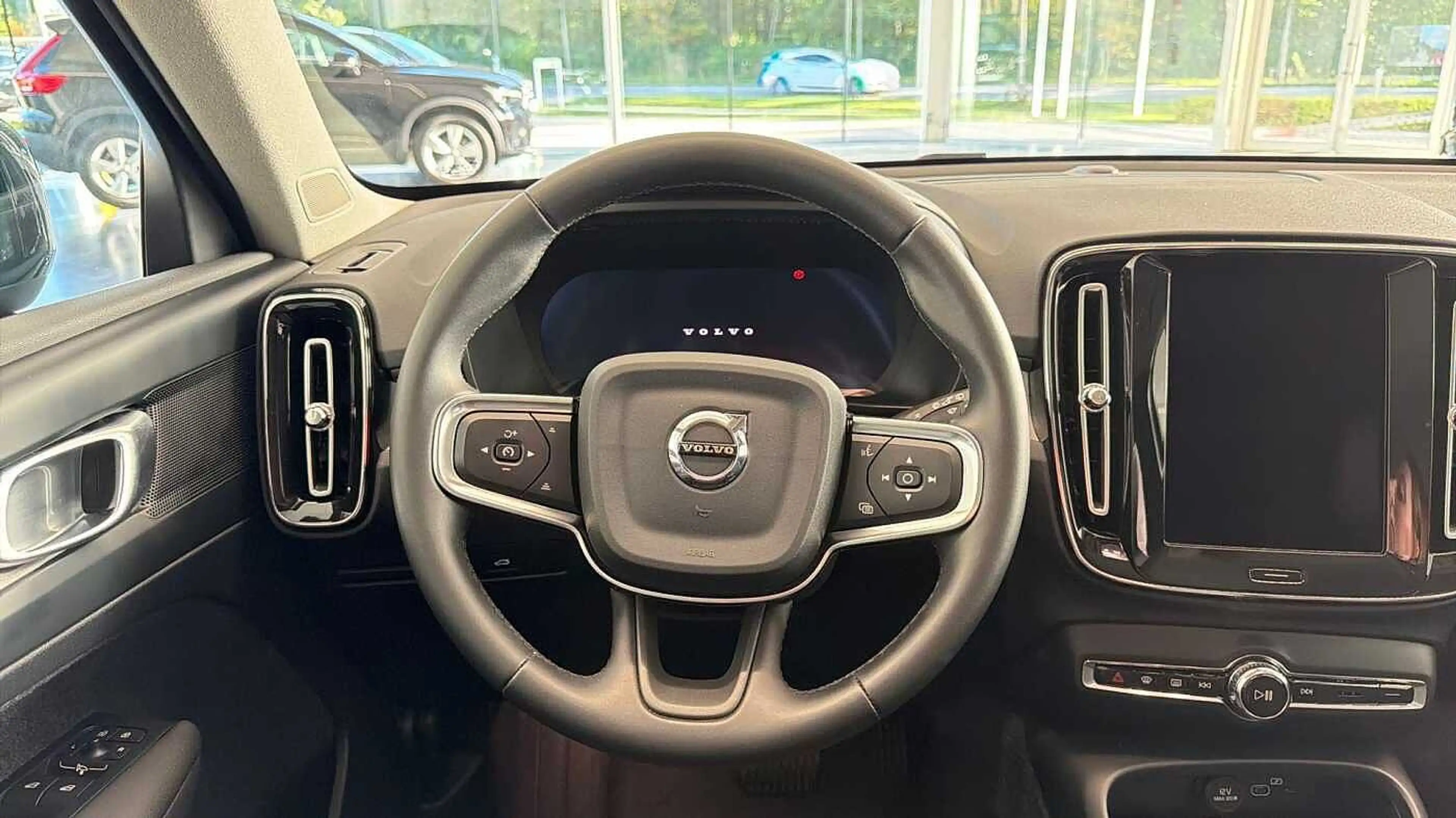 Volvo XC40 B3 AUT Core + Leder — photo 10