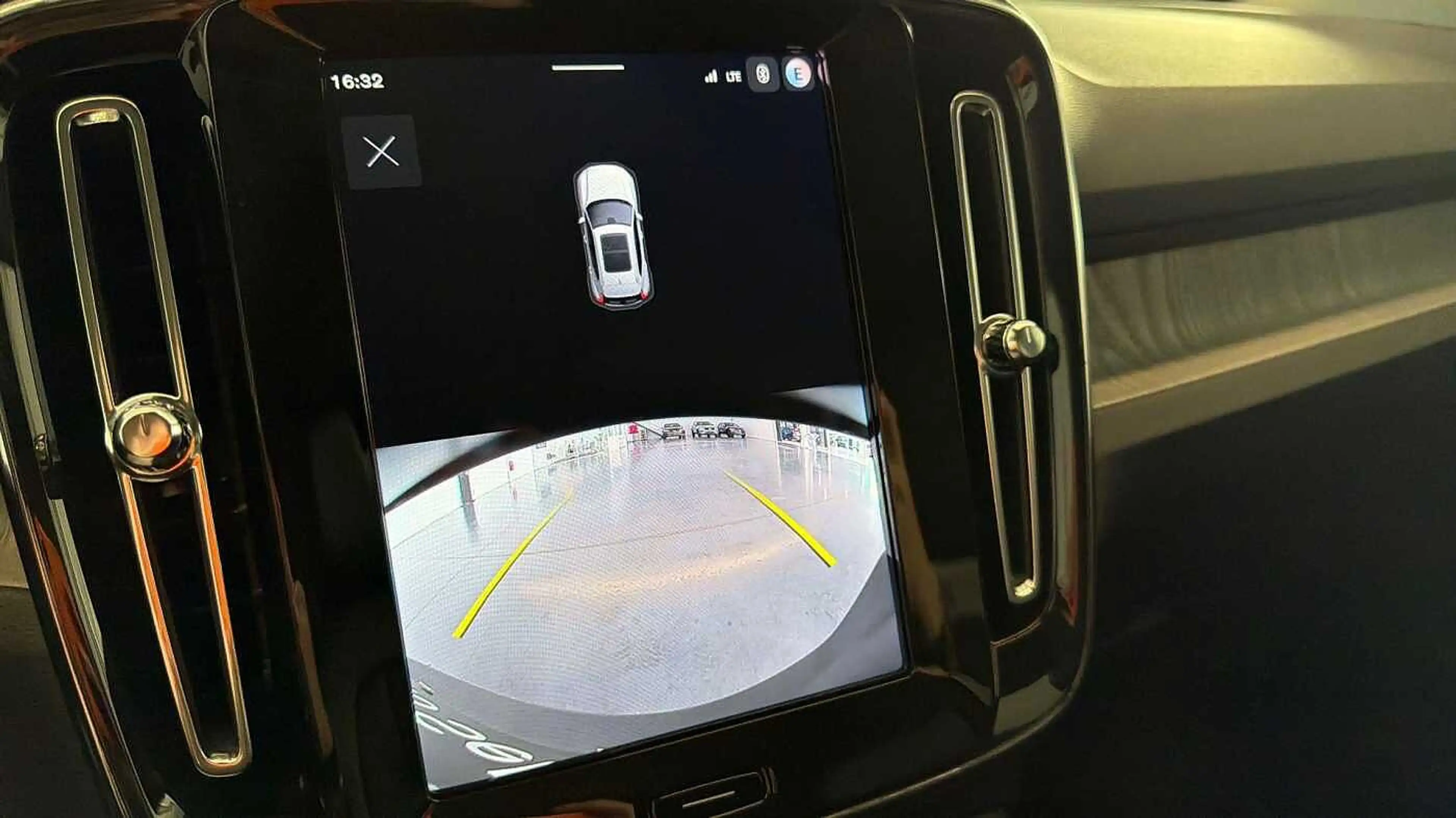 Volvo XC40 B3 AUT Core + Leder — photo 15