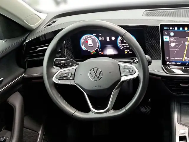 Volkswagen Passat view 13