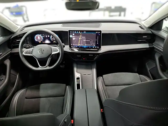 Volkswagen Passat view 12