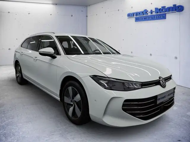 Volkswagen Passat view 2