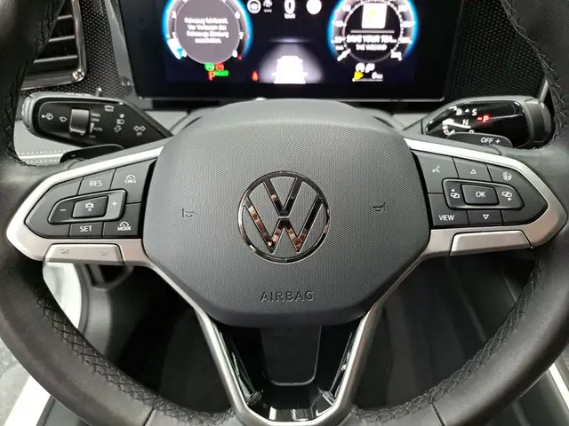Volkswagen Passat view 15