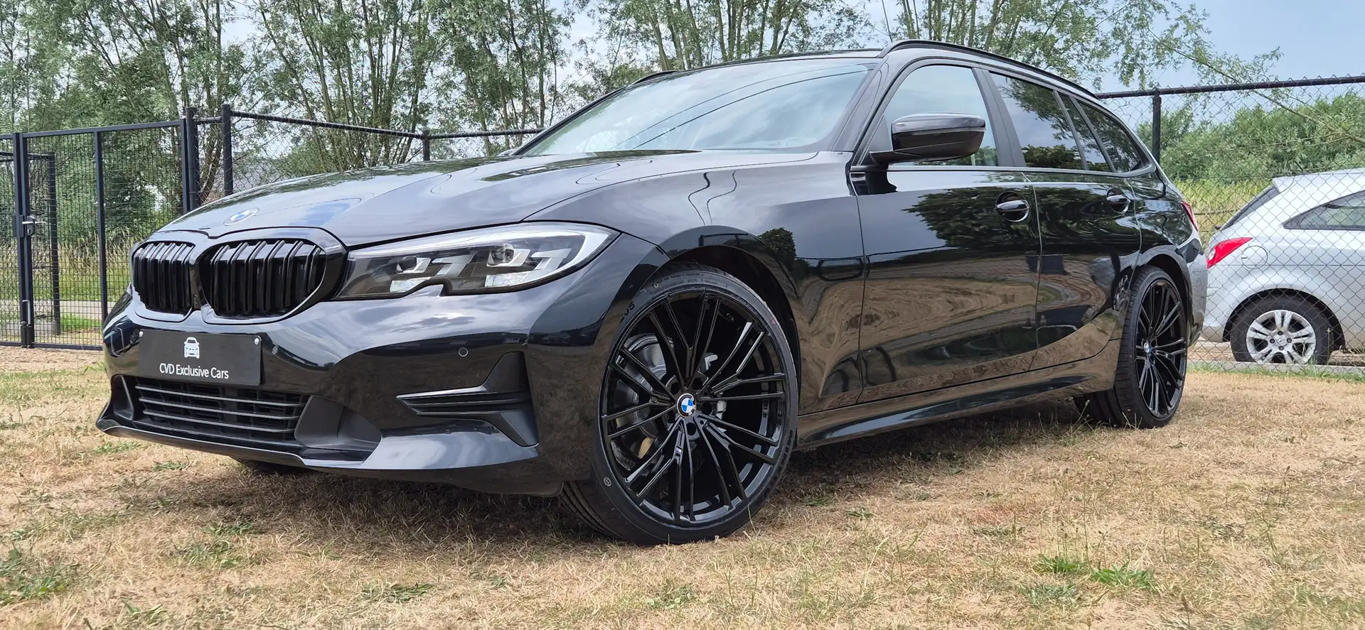 BMW 316 Touring-LED-Leder-Zetelverw-Trekhaak-Carplay-12MG Noir - 2