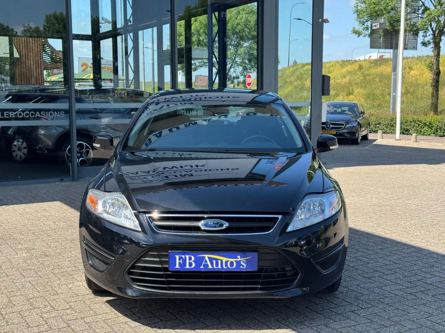 Ford Mondeo Wagon 1.6 Ambiente Airco Stoel-Verwarming Zwart - 2