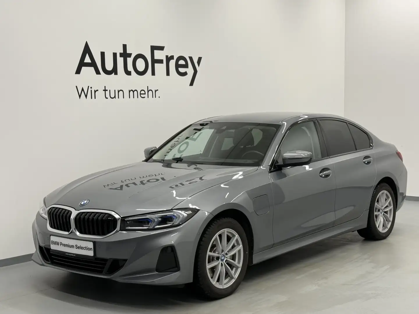 BMW 320 e PHEV Grau - 1