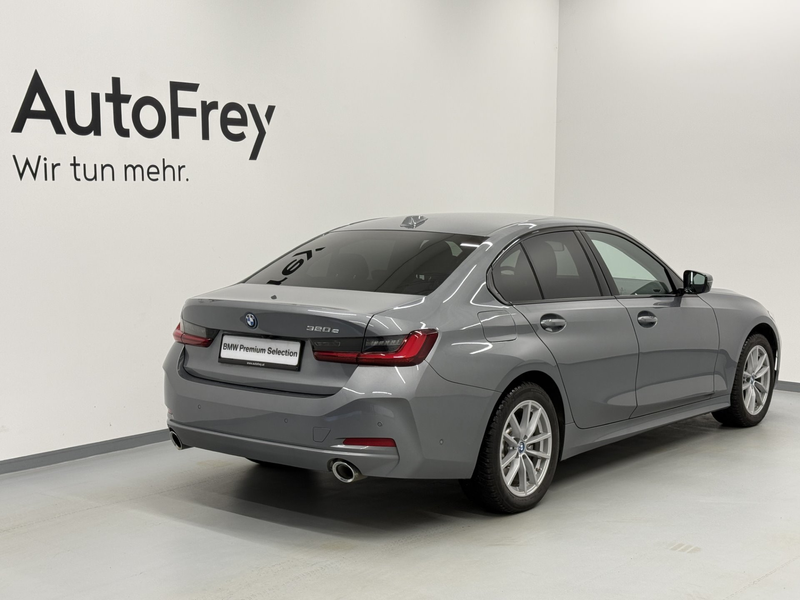 BMW 320 e PHEV — photo 2