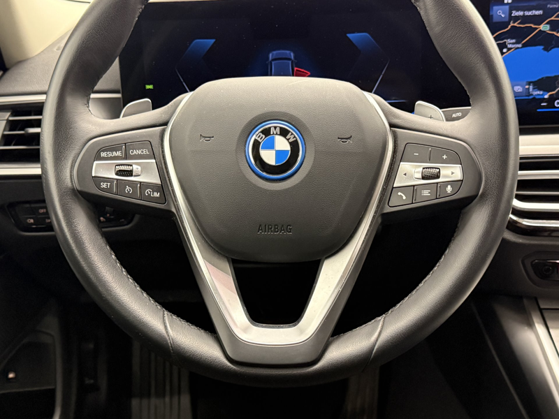 BMW 320 e PHEV — photo 10