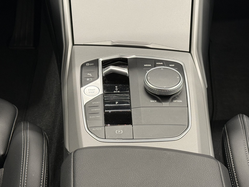 BMW 320 e PHEV — photo 11